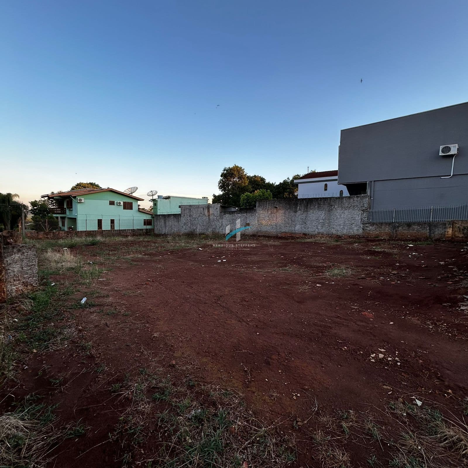 Terreno Comercial/Residencial