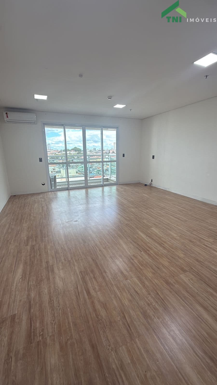 Sala comercial Em edifício / Analia Franco / 1 Vaga