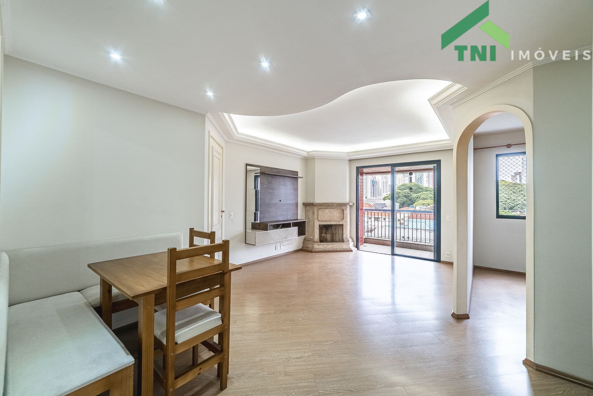 Apartamento Alto Padrão / 3 Dormitórios / 2 Vagas