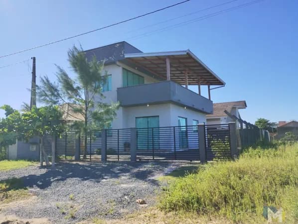Casa Sobrado em Praia do Ervino, São Francisco do Sul/SC