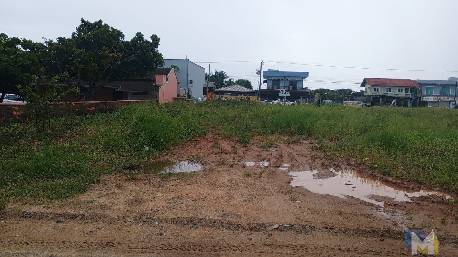 Oportunidade: Terreno de 490m² na Praia do Ervino - Próximo ao Mar e Posto de Gasolina!