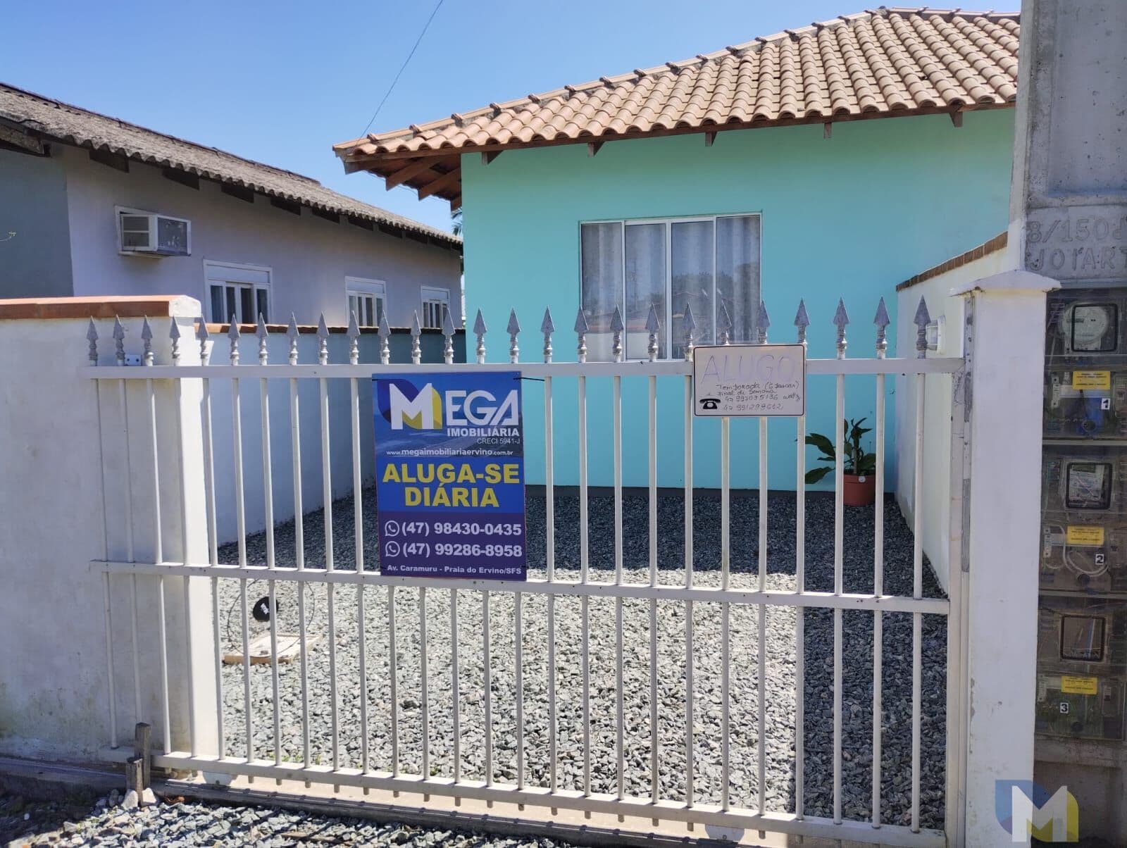 LOCAÇÃO ANUAL: Casa Geminada 01 na Praia do Ervino - 700 metros da Praia!