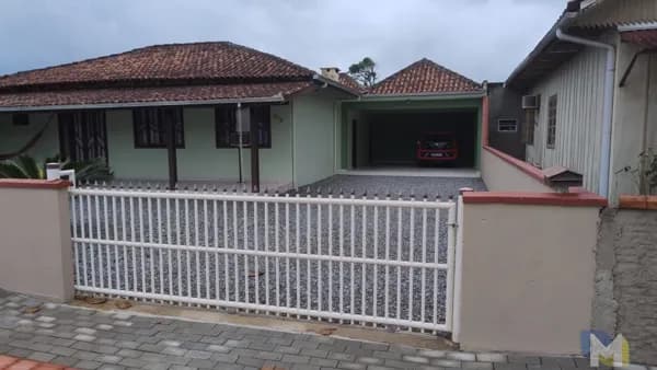 Casa a Venda na Praia do Ervino em São Francisco do Sul/SC