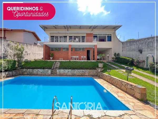 Sobrado encantador em bairro nobre: conforto, história e localização privilegiada!
