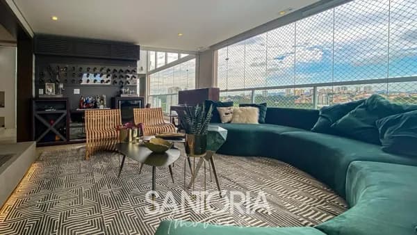 Uma cobertura onde o horizonte faz parte da decoração!