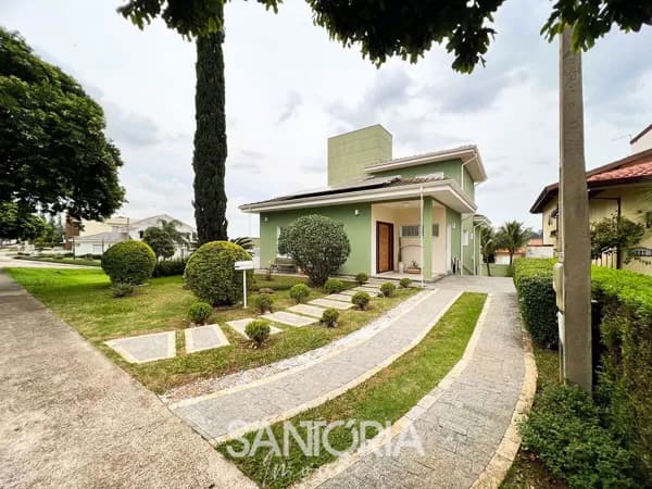 Ótima casa com muita fluidez para uma vida funcional!