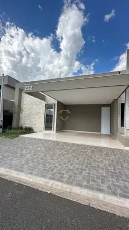 Casa em Condomínio fechado com valor atrativo !!!