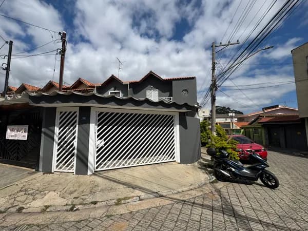 Sobrado Padrão para Aluguel em Gopoúva Guarulhos-SP