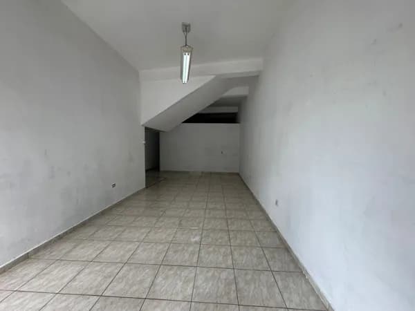 Salão comercial Padrão para Aluguel em Cocaia Guarulhos-SP
