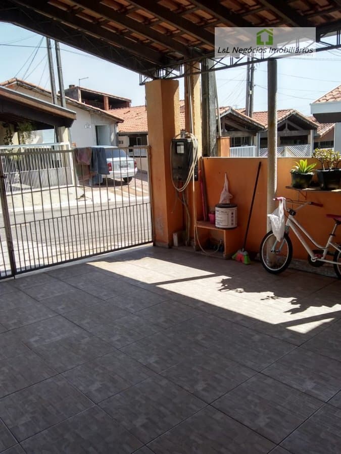 Casa Padrão para Venda em Parque Califórnia Jacareí-SP