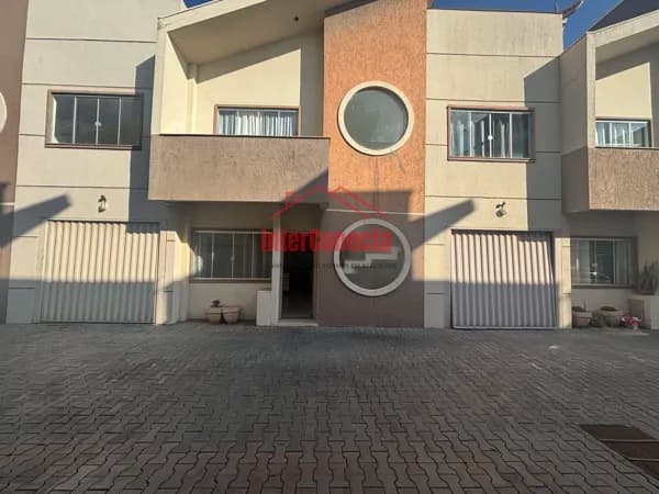 🏡 Sobrado de Luxo no Deslumbrante Bairro Country em Cascavel! 🌳