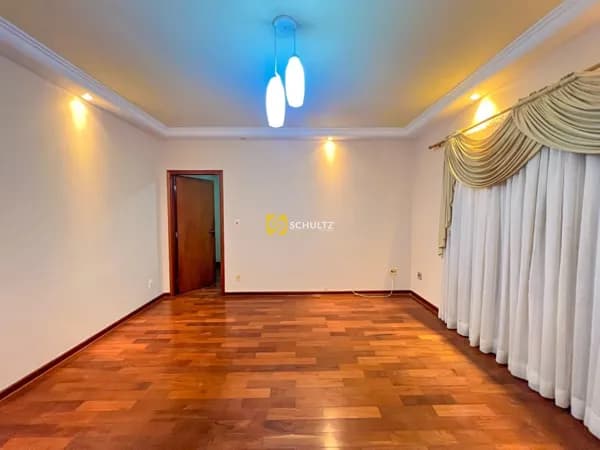 Casa à venda no bairro Vila Alemã rica em armários por R$ 450.000