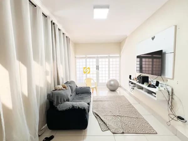 Casa com 4 dormitórios à venda por R$ 585.000 - Centro - Rio Claro/SP