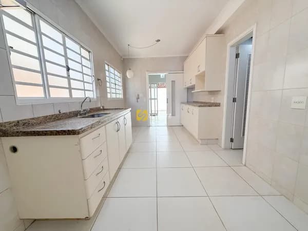 Casa condomínio fechado
