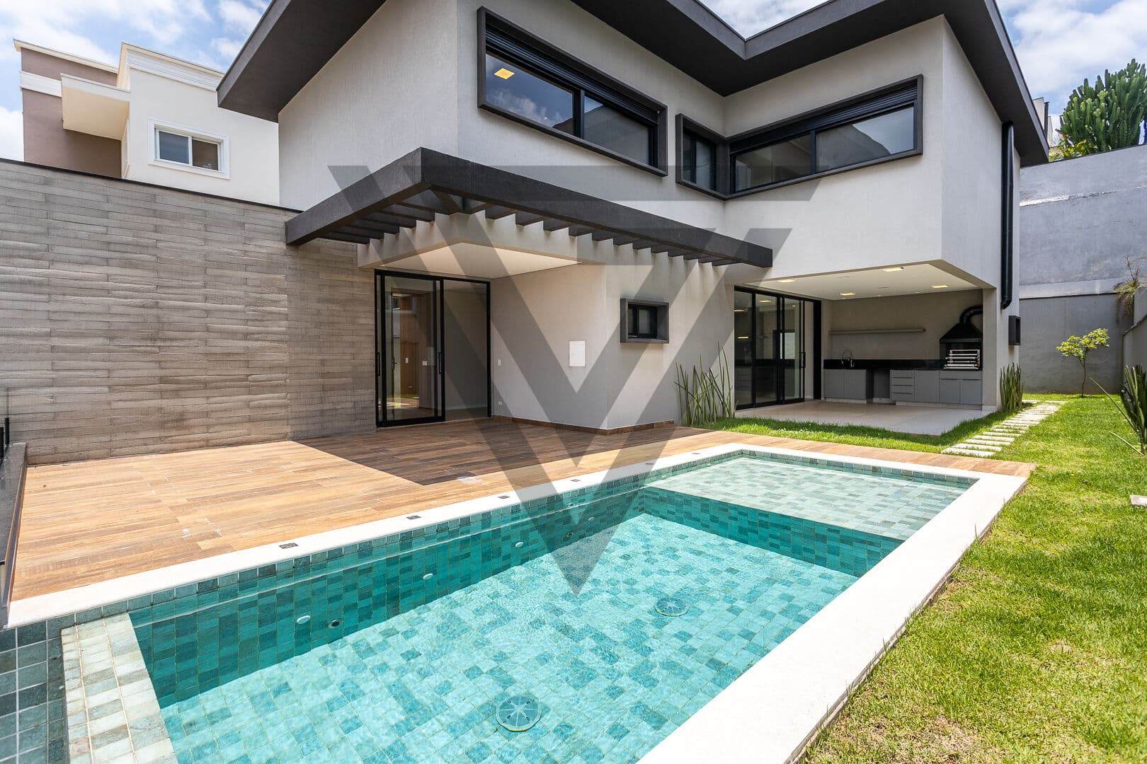 Casa em Santana de Parnaíba - Alphaville