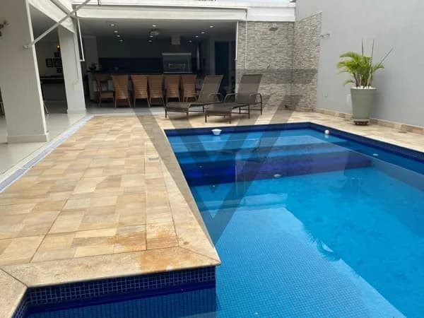 Casa à venda no bairro Alphaville em Santana de Parnaíba/SP