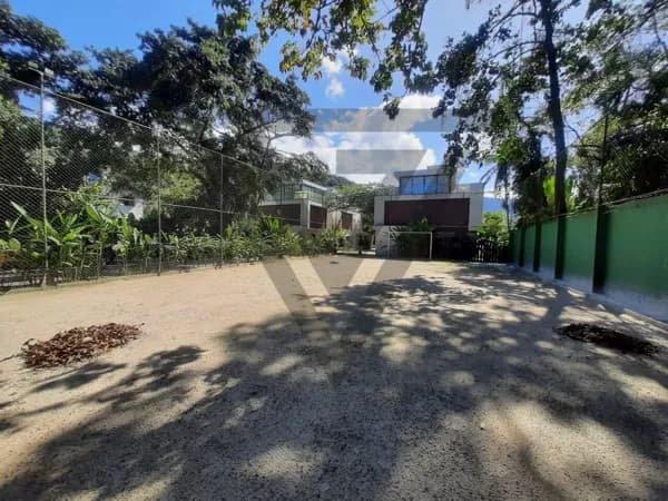 Casa em São Sebastião - Camburi