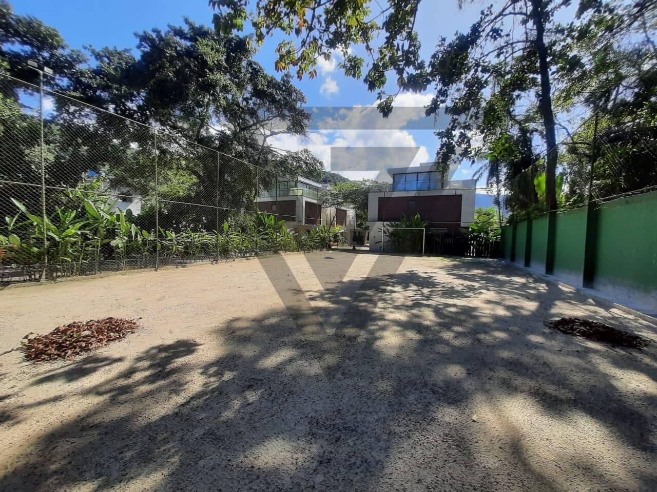 Casa em São Sebastião - Camburi