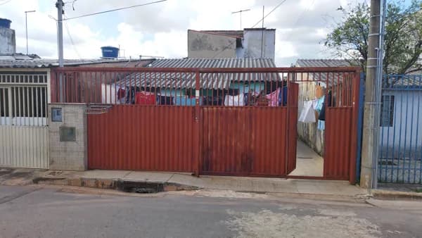 Casa 03 Quartos Próximo Estação Metrô QR 402 Samambaia Norte DF