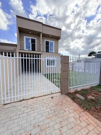 Sobrado de Esquina à Venda em Araucária | 3 Quartos e Suíte no Porto das Laranjeiras
