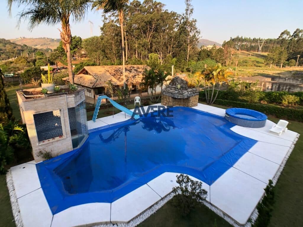 Chácara de 35.000 m² com residência de alto padrão + estrutura comercial completa com lazer e chalés