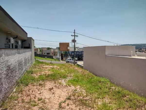 Terreno à venda no Condomínio Porto do Sol em Valinhos/SP