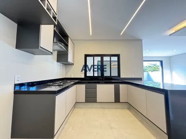 Casa à venda em Valinhos SP - Condomínio Vita Verdi