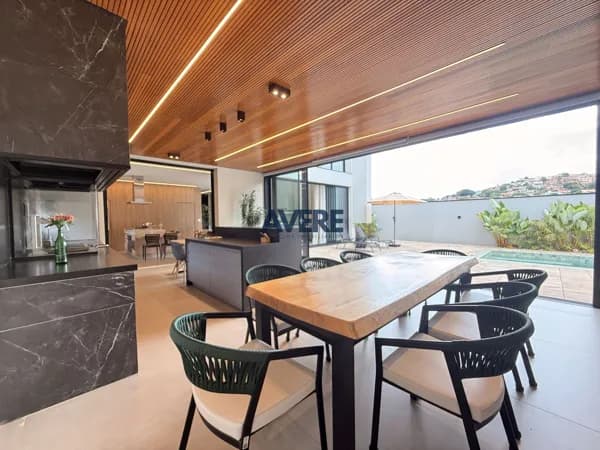 Casa à venda no Condomínio Ecovilla em Valinhos/SP | 343m² | 3 suítes | Vista para mata preservada