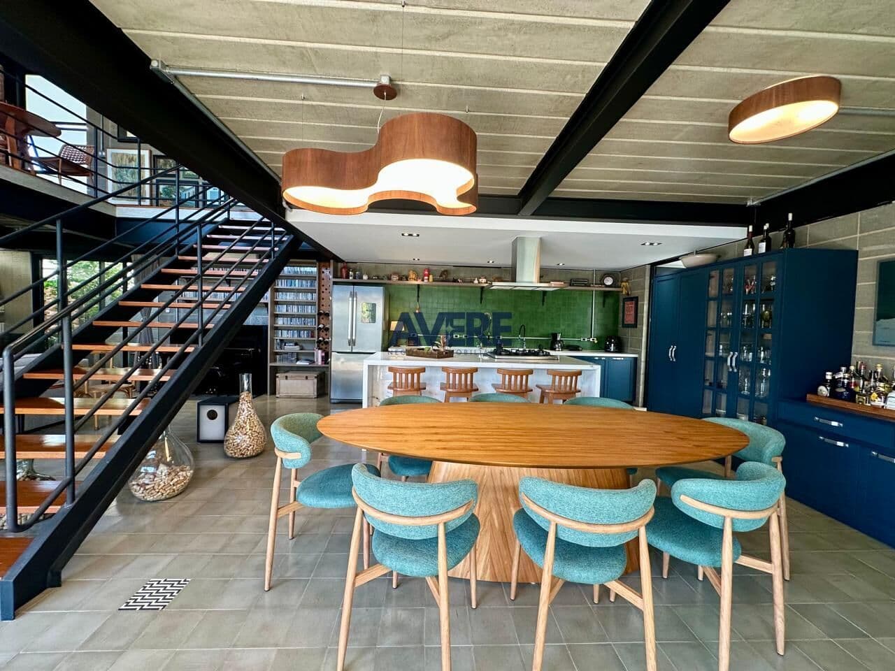 Casa à venda no Swiss Park Campinas | 330m² | 3 suítes | Piscina aquecida e raia de 15m