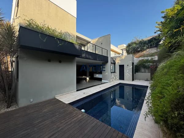 A casa à venda no Condomínio Porto Seguro Village em Valinhos/SP
