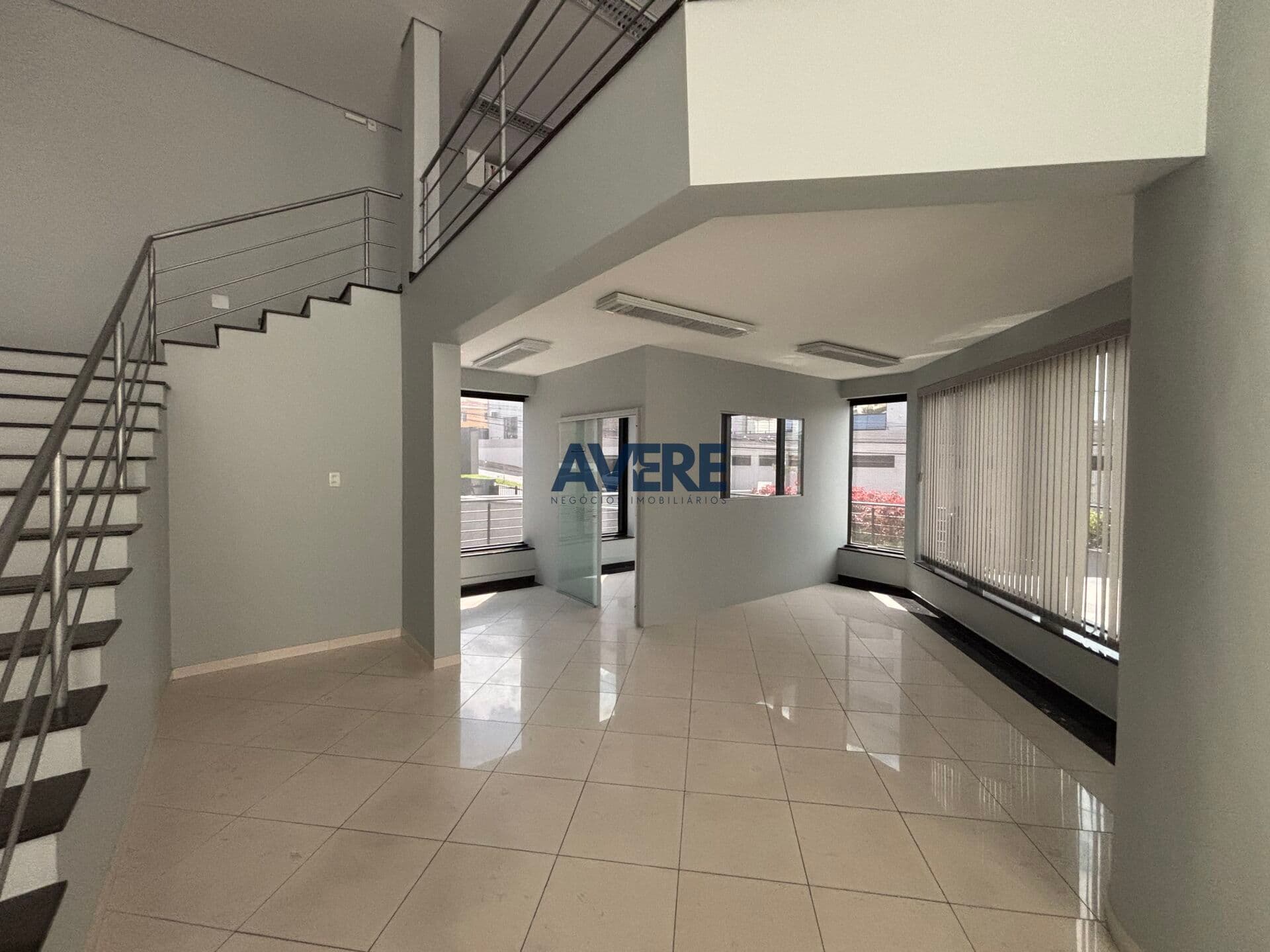 Locação de Sala Comercial 92,54m² no Edifício Ellopar – Valinhos/SP, Excelente Localização