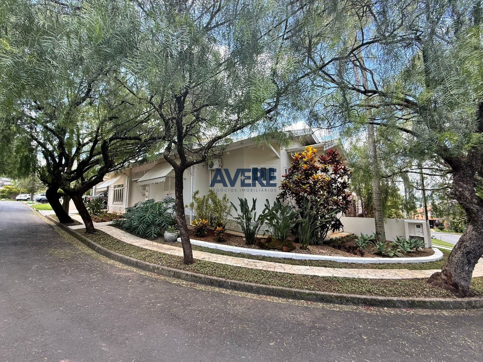 Casa em Chácaras Silvania, Valinhos/SP