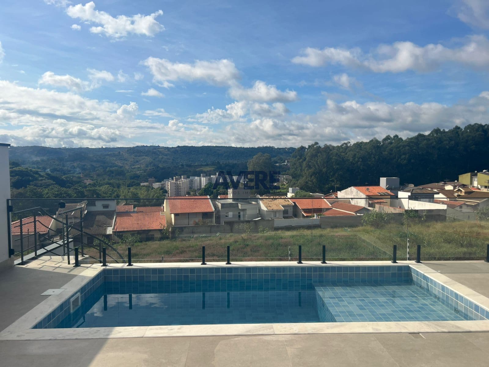 Casa à venda em Valinhos SP - Condomínio Bosque da Mata