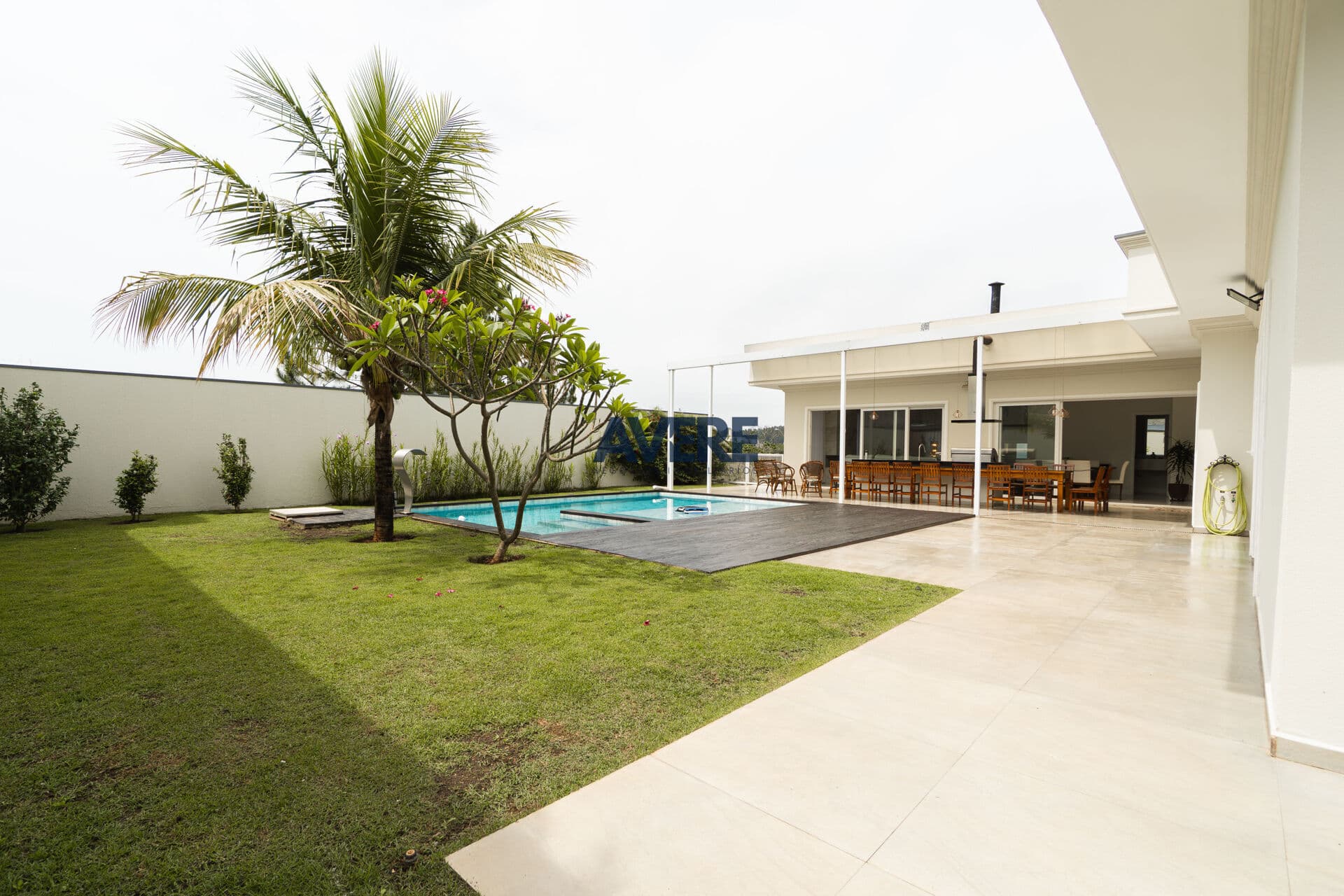Casa de alto padrão à venda em Valinhos no Condomínio Villa Lombarda