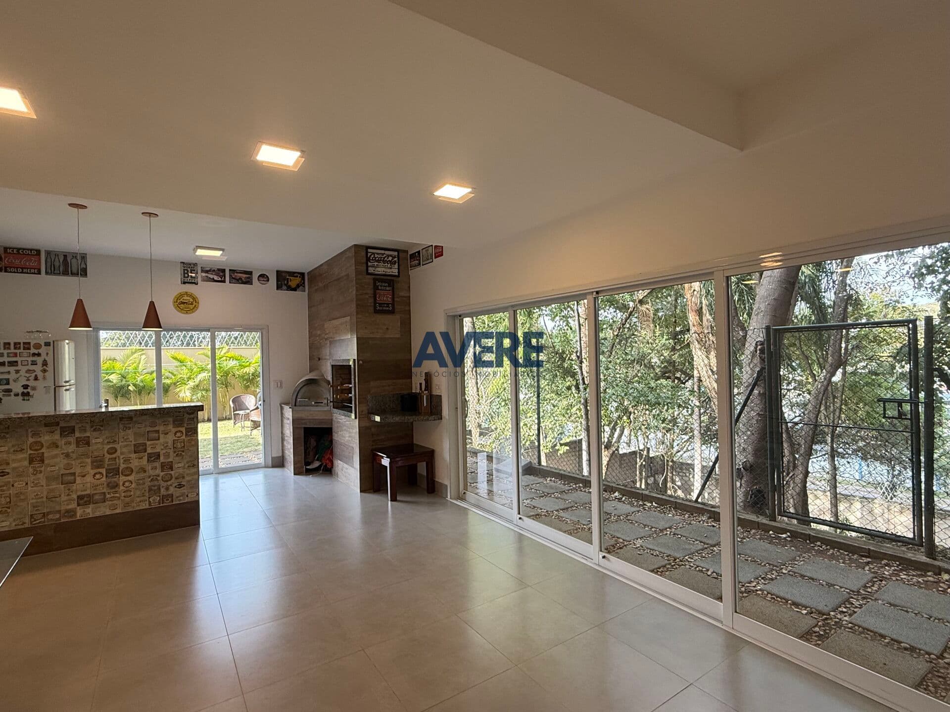Casa à venda em Valinhos - Condomínio Canterville - com vista permanente para