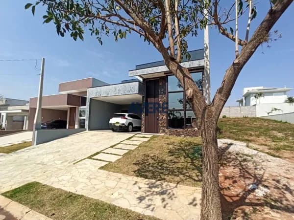 Casa Térrea à Venda no Condomínio Flor da Serra – Valinhos/SP