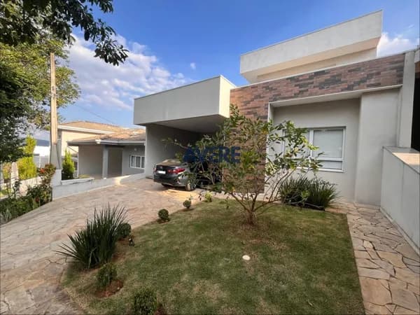 Casa a venda no Condomínio Flor de Serra