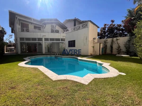 Casa à venda no Condomínio Reserva Colonial em Valinhos com 4 suítes, escritório e piscina