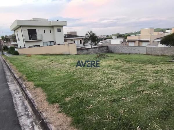 Terreno a venda no Condomínio Portal do Jequitibá