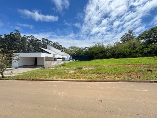 Terreno à venda no Condomínio Ecovilla em Valinhos