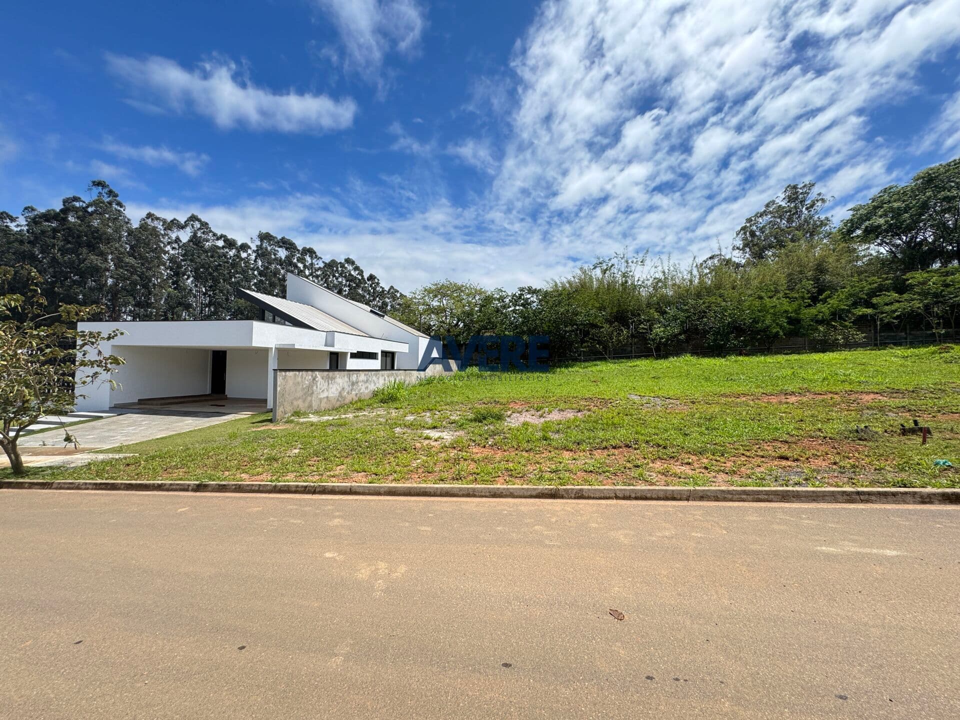 Terreno à venda no Condomínio Ecovilla em Valinhos