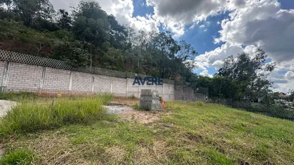 Terreno a venda no Condominio Vivenda das Cerejeiras