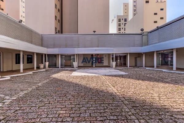 Salão comercial para venda ou locação na cidade de Campinas.