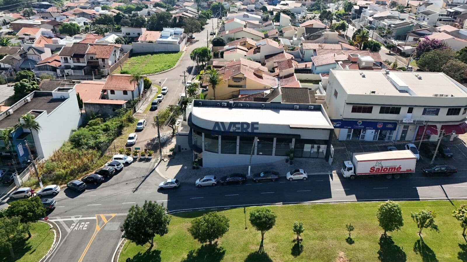 Salão comercial para alugar na cidade de Valinhos/SP