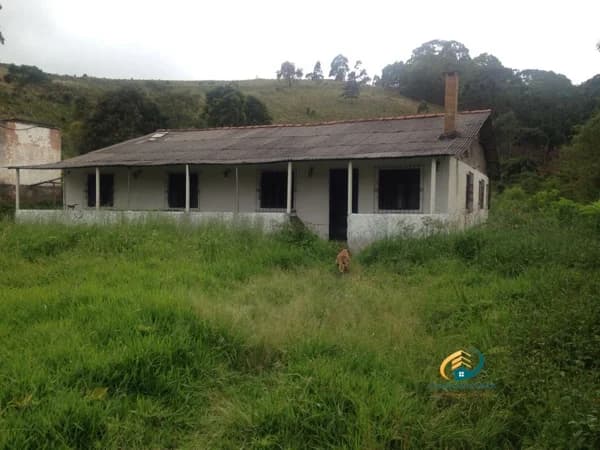 Sítio para Venda em Côrrego Dantas Nova Friburgo-RJ