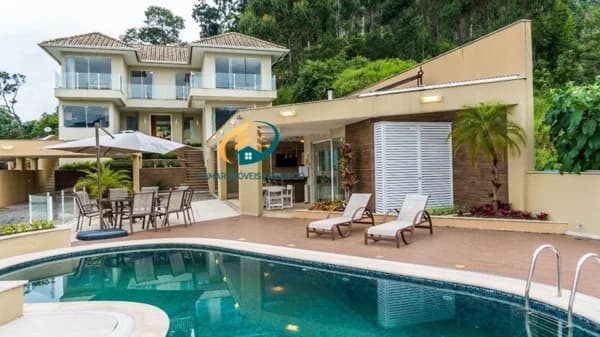 Casa Duplex para Venda em Vale dos Pinheiros Nova Friburgo-RJ