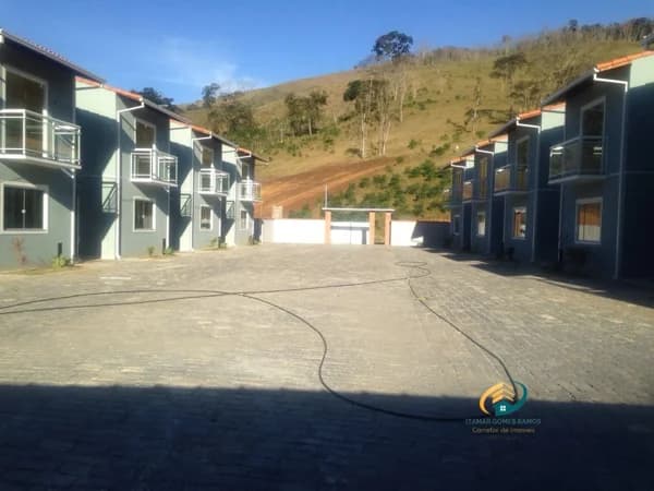 Casa Duplex para Venda em Amparo Nova Friburgo-RJ