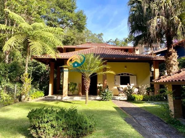 Casa Duplex para Venda em Cônego Nova Friburgo-RJ