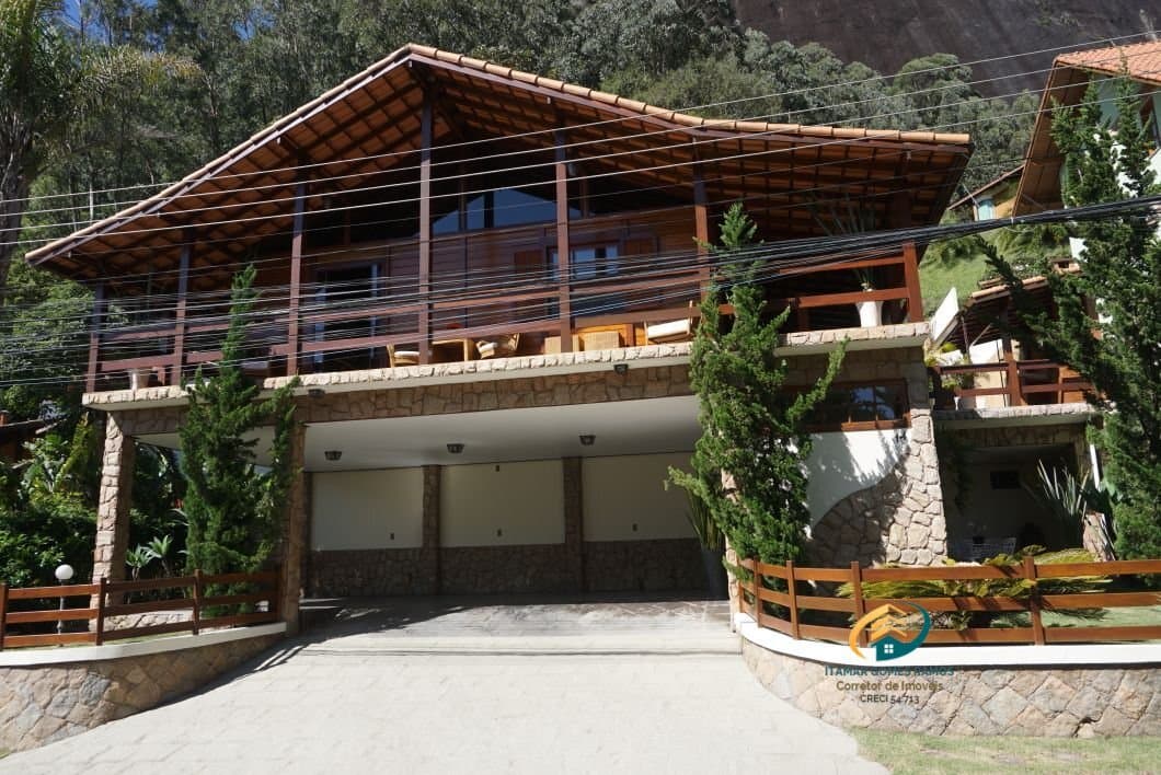 Casa Duplex para Venda em Vale dos Pinheiros Nova Friburgo-RJ