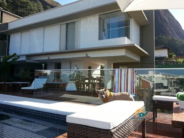 Casa em Condomínio para Venda em Vale dos Pinheiros Nova Friburgo-RJ